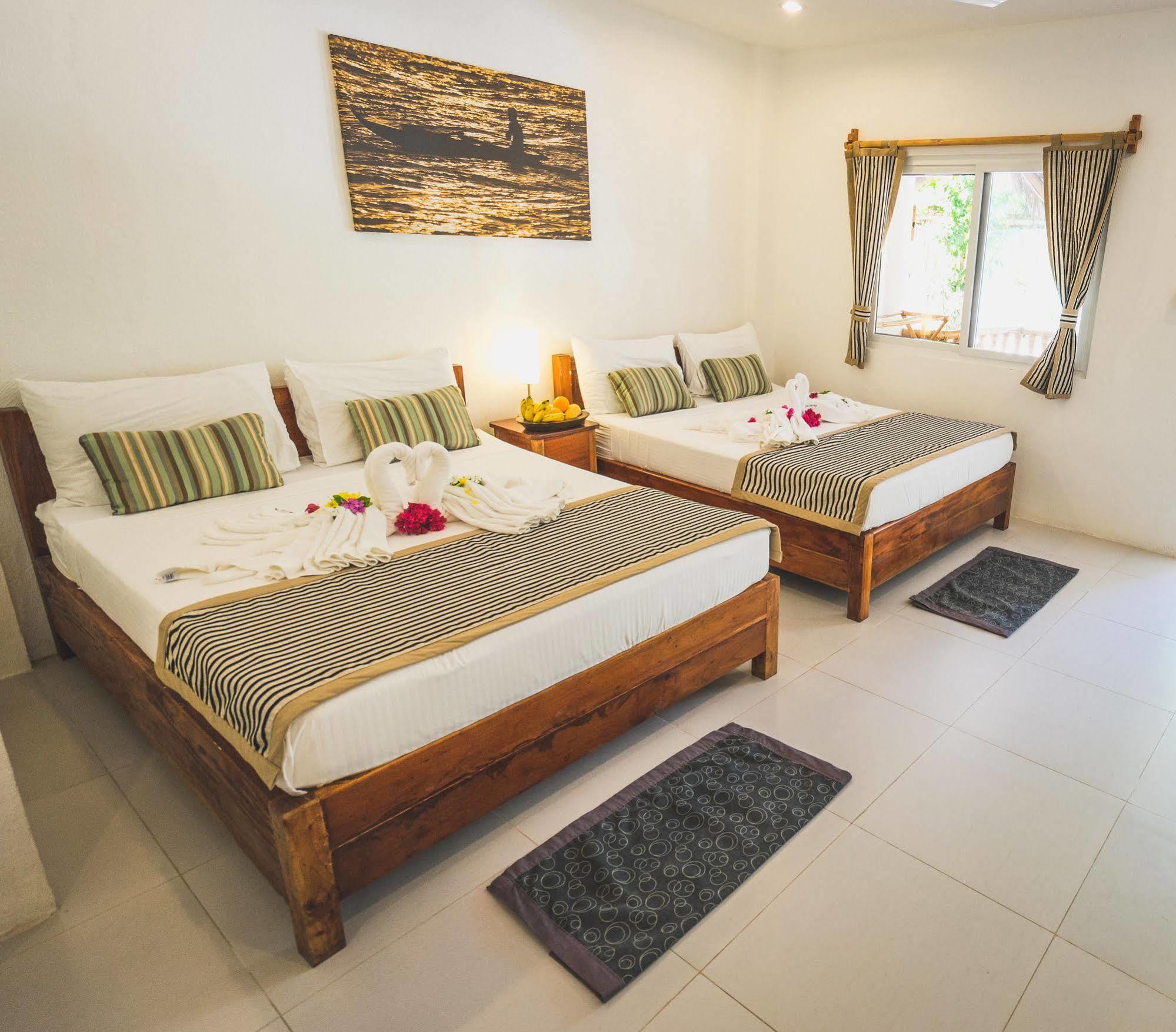 Evolution Dive And Beach Resort Logon Luaran gambar